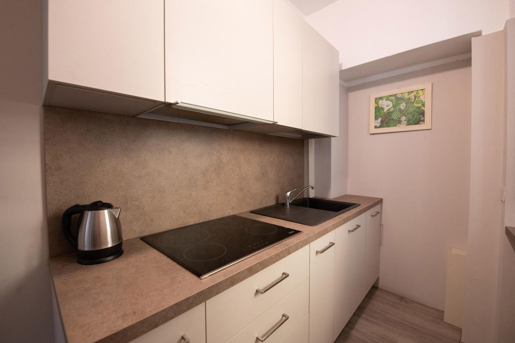 Alessi Appartamenti Desenzano del Garda Eksteriør billede