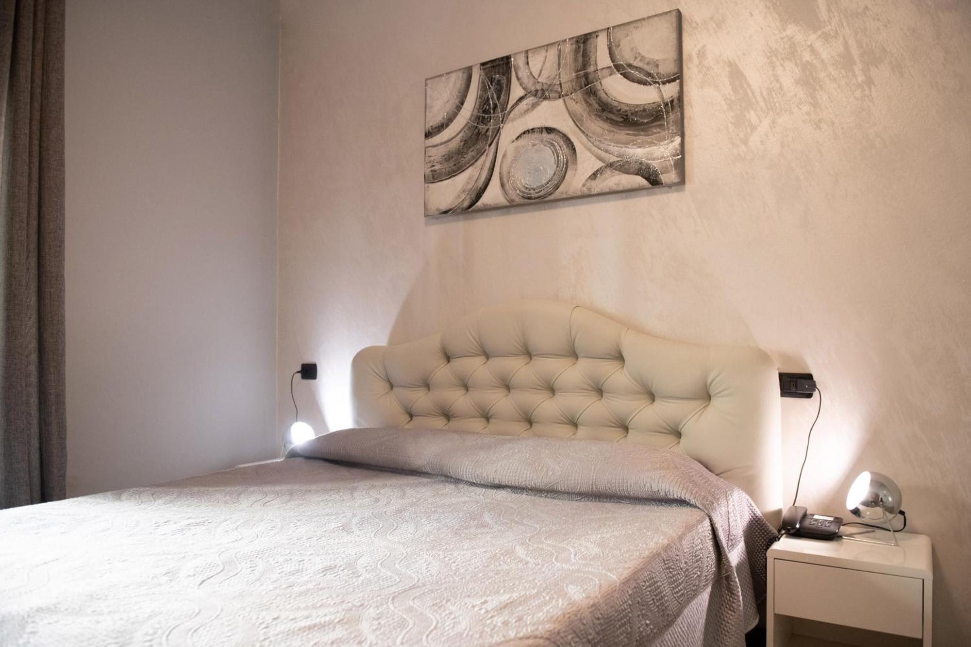Alessi Appartamenti Desenzano del Garda Eksteriør billede